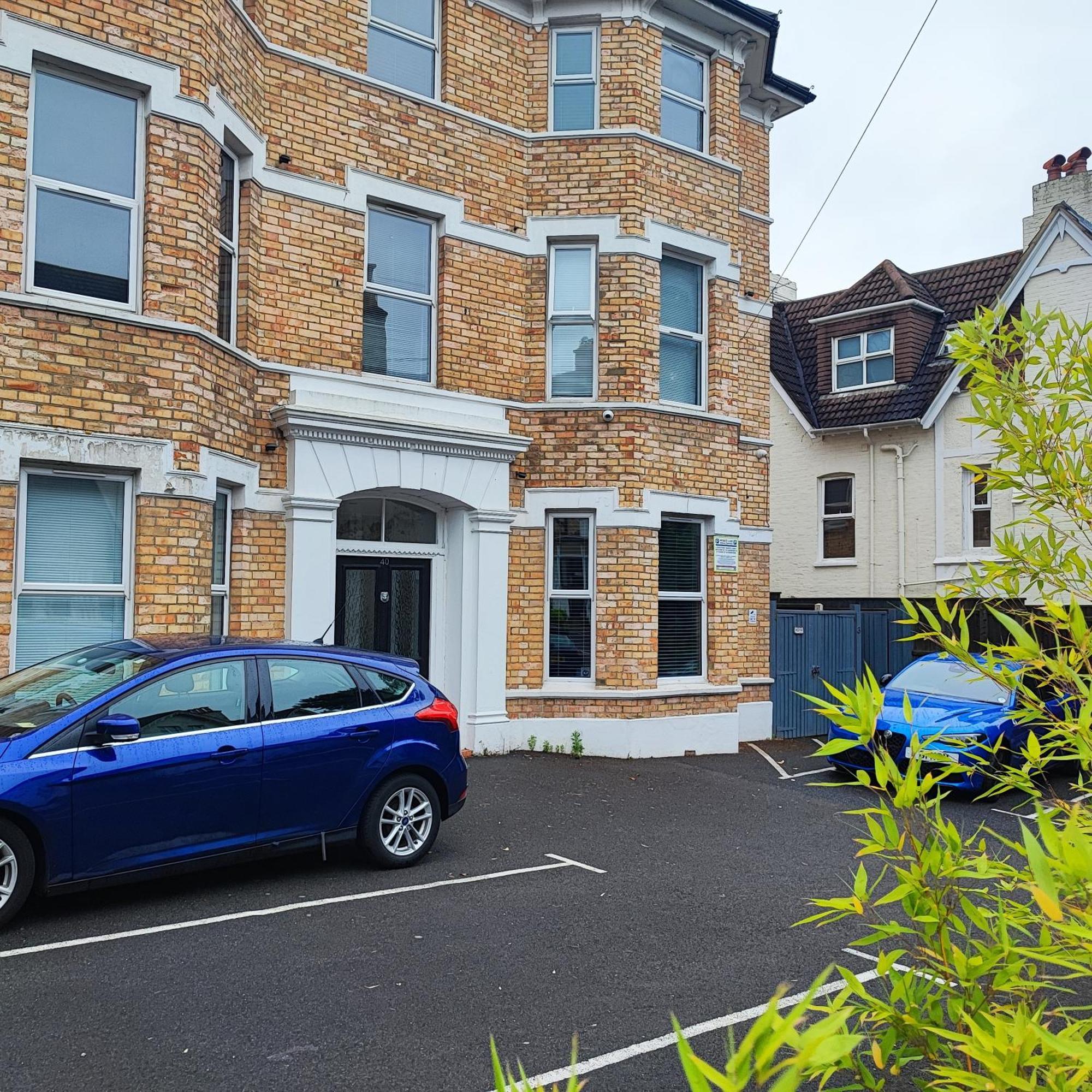 Victorian Beach Retreat with Patio and Parking Bournemouth Exterior photo